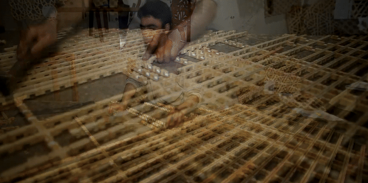 Panjra-KariKashmiriLatticeWorkamagicalcraftdeeplyembeddedinourKashmiriheritage.-JammuKashmirTourism1080ph264youtube1-ezgif.com-crop